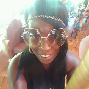 Meet your Posher, Tiffani